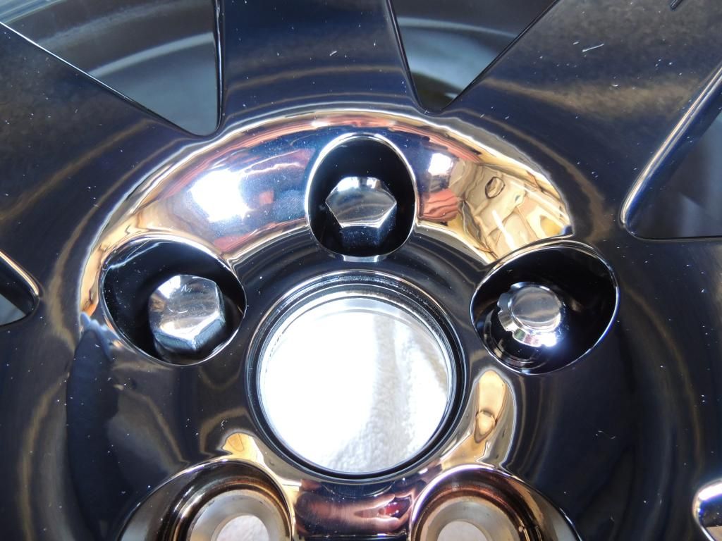 Swollen Wheel Lugs? Chrysler 300C & SRT8 Forums
